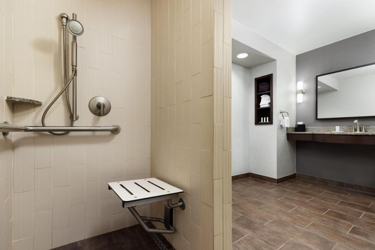 Courtyard By Marriott Los Angeles Woodland Hills Екстериор снимка