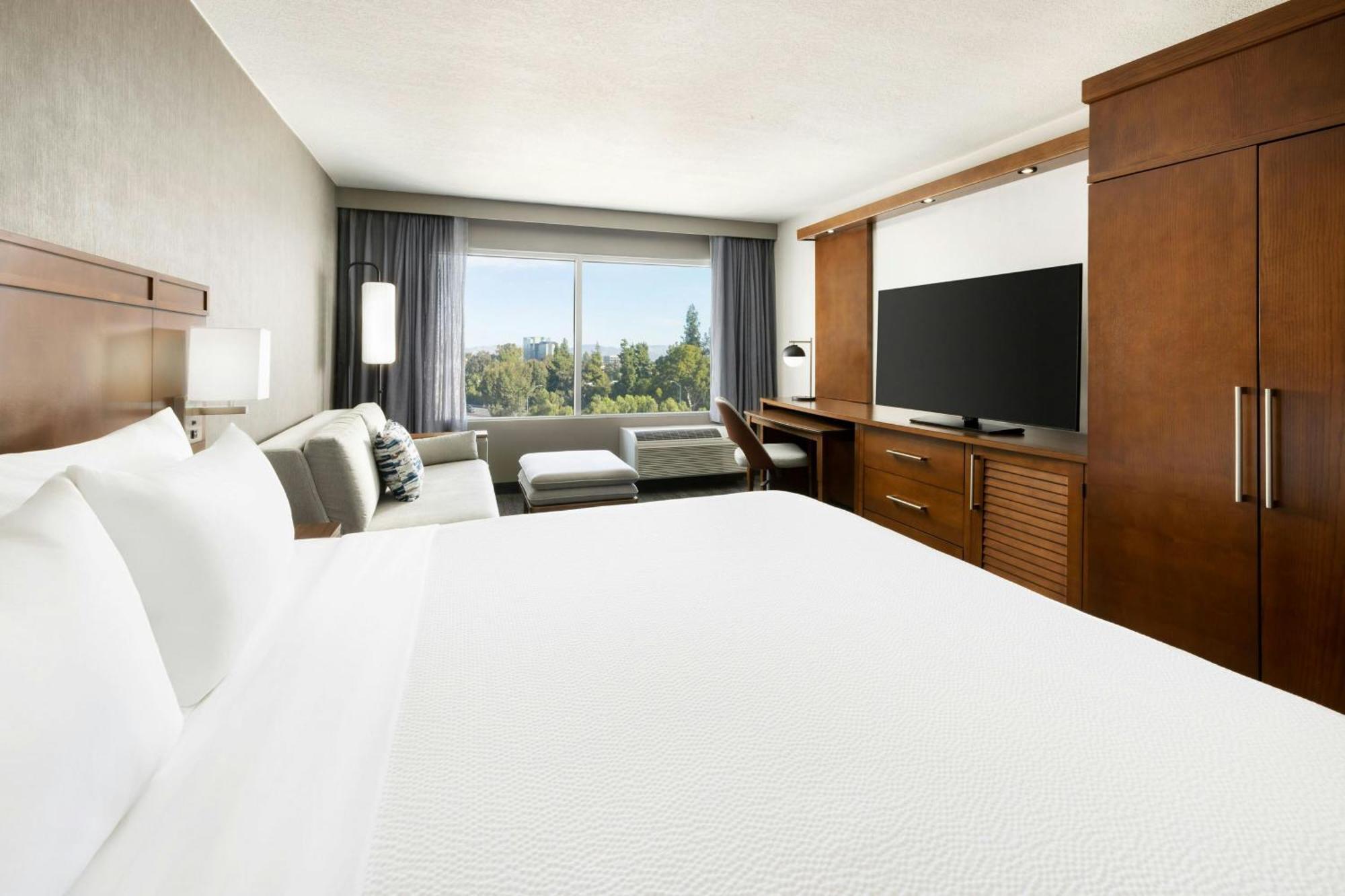 Courtyard By Marriott Los Angeles Woodland Hills Екстериор снимка