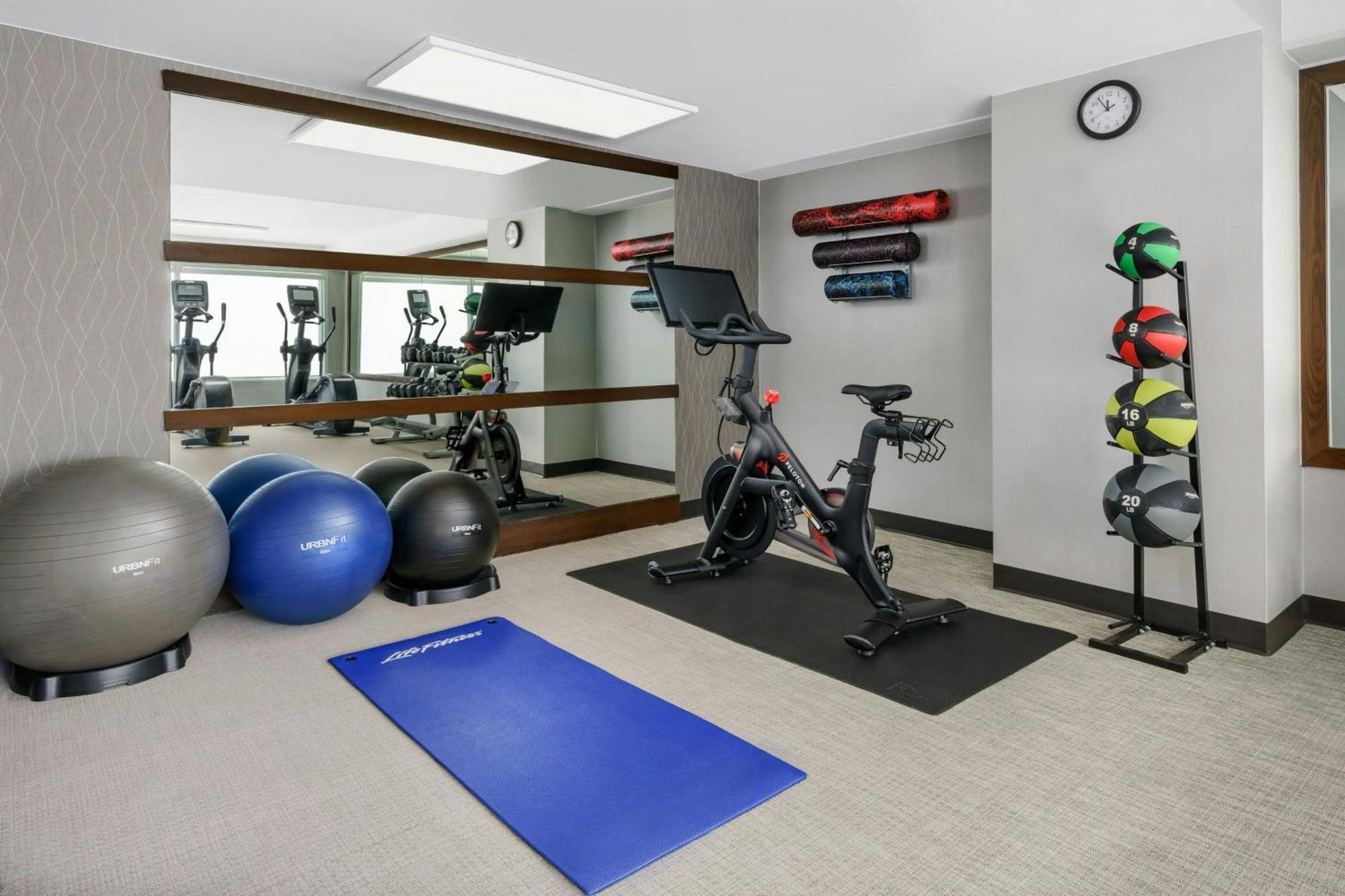 Courtyard By Marriott Los Angeles Woodland Hills Екстериор снимка