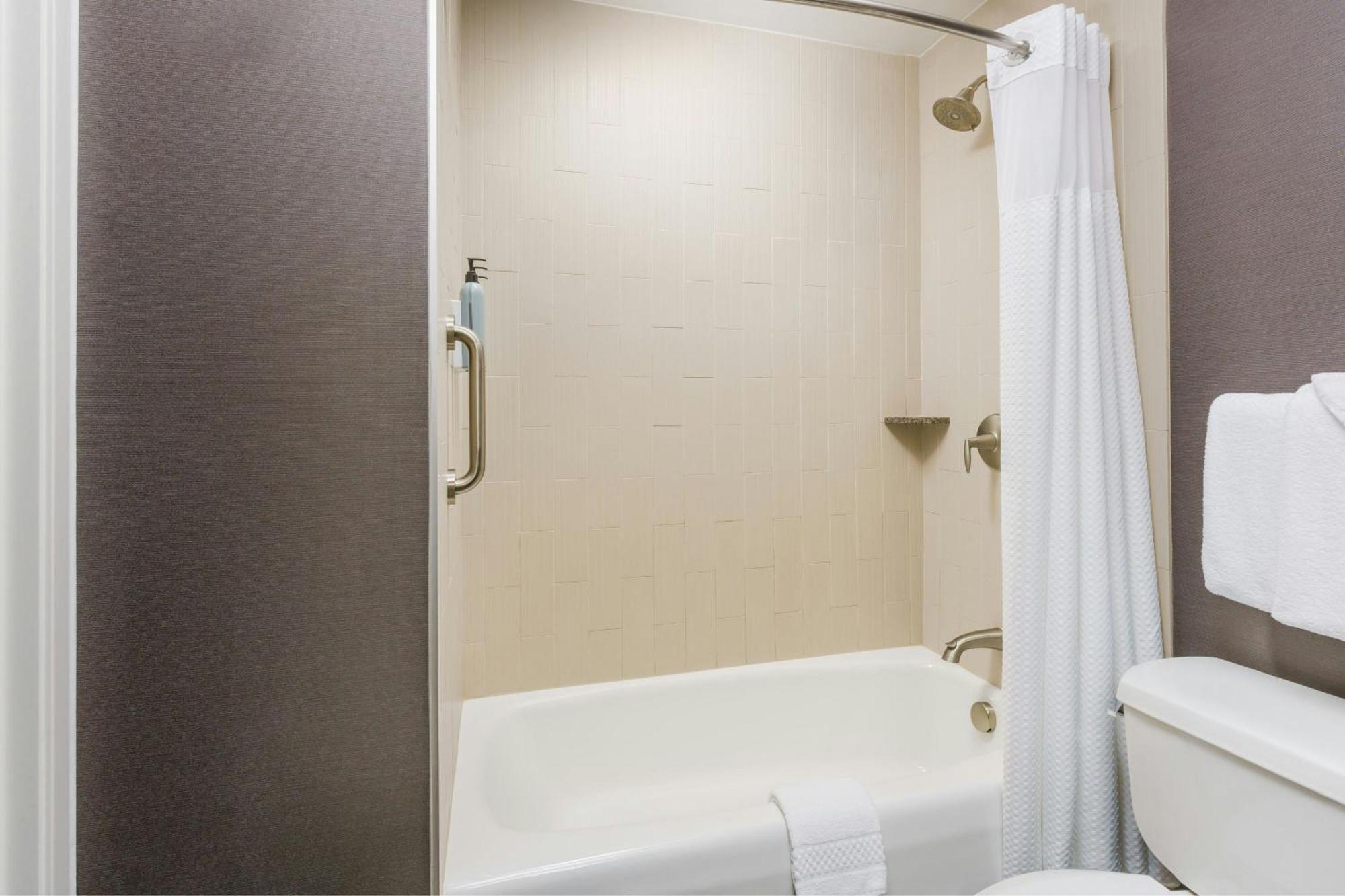 Courtyard By Marriott Los Angeles Woodland Hills Екстериор снимка