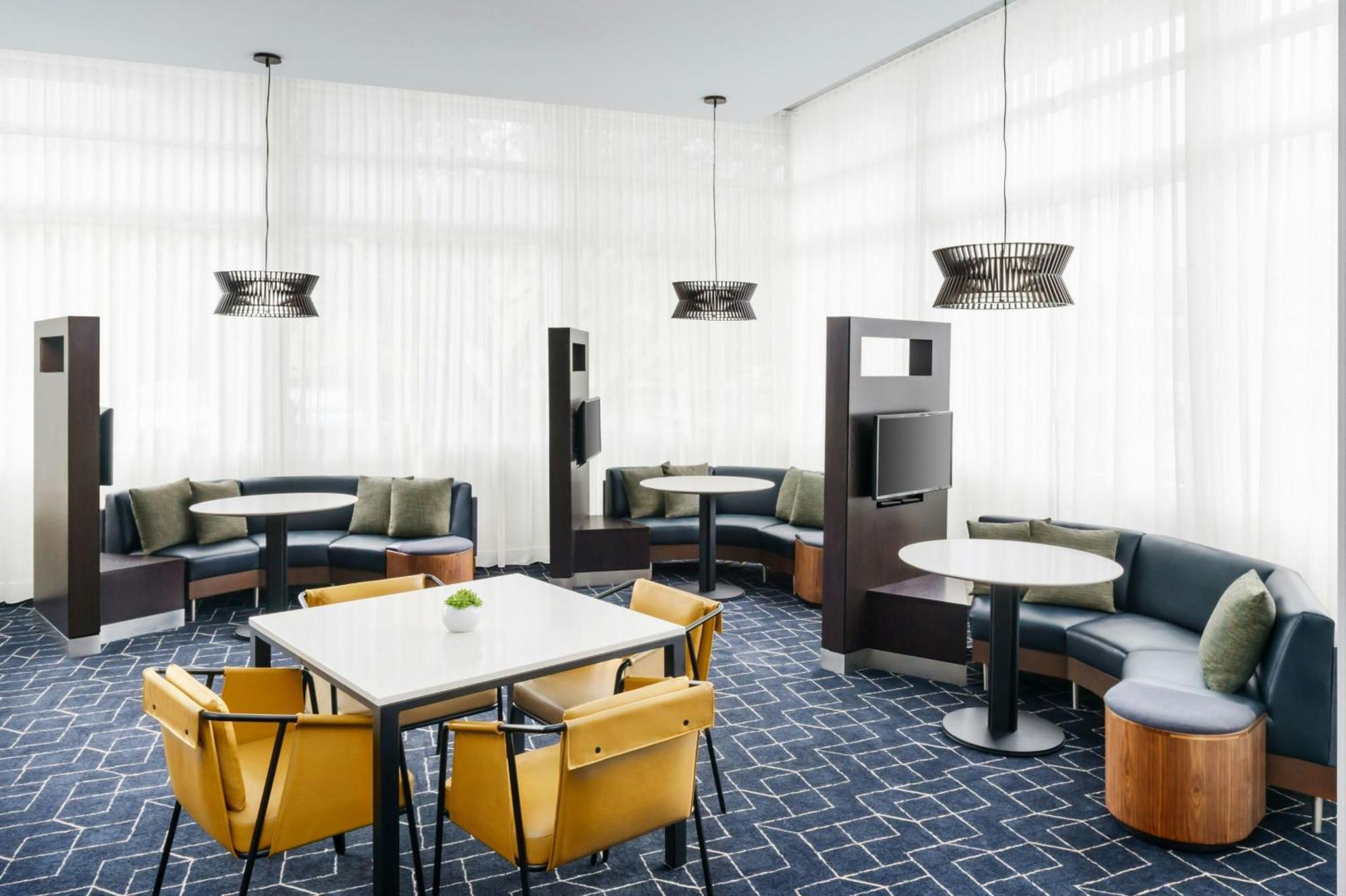 Courtyard By Marriott Los Angeles Woodland Hills Екстериор снимка