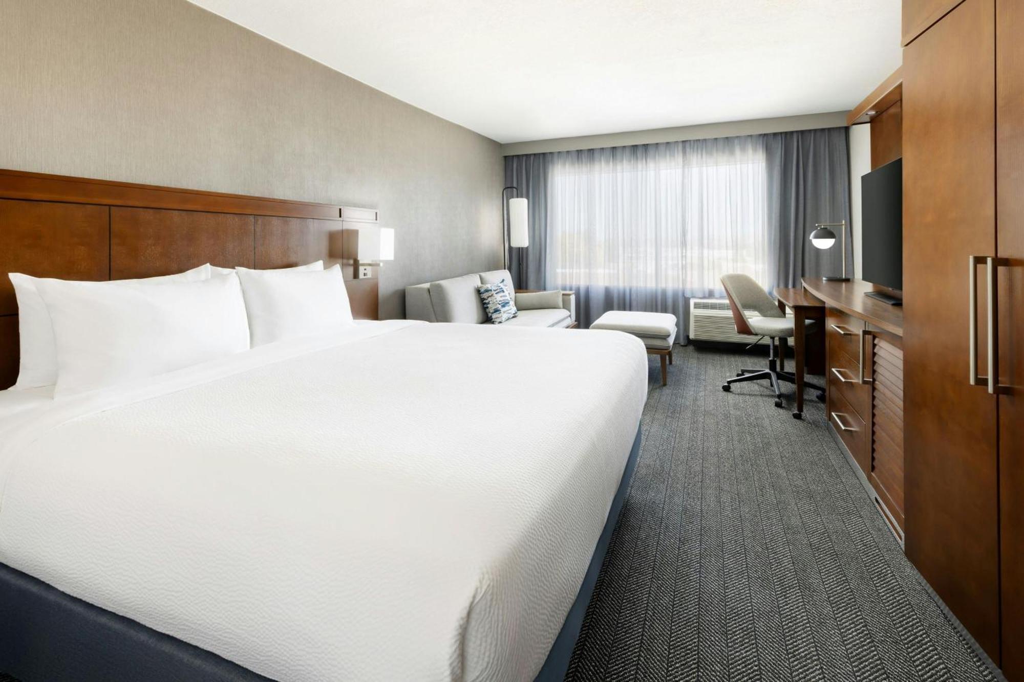 Courtyard By Marriott Los Angeles Woodland Hills Екстериор снимка
