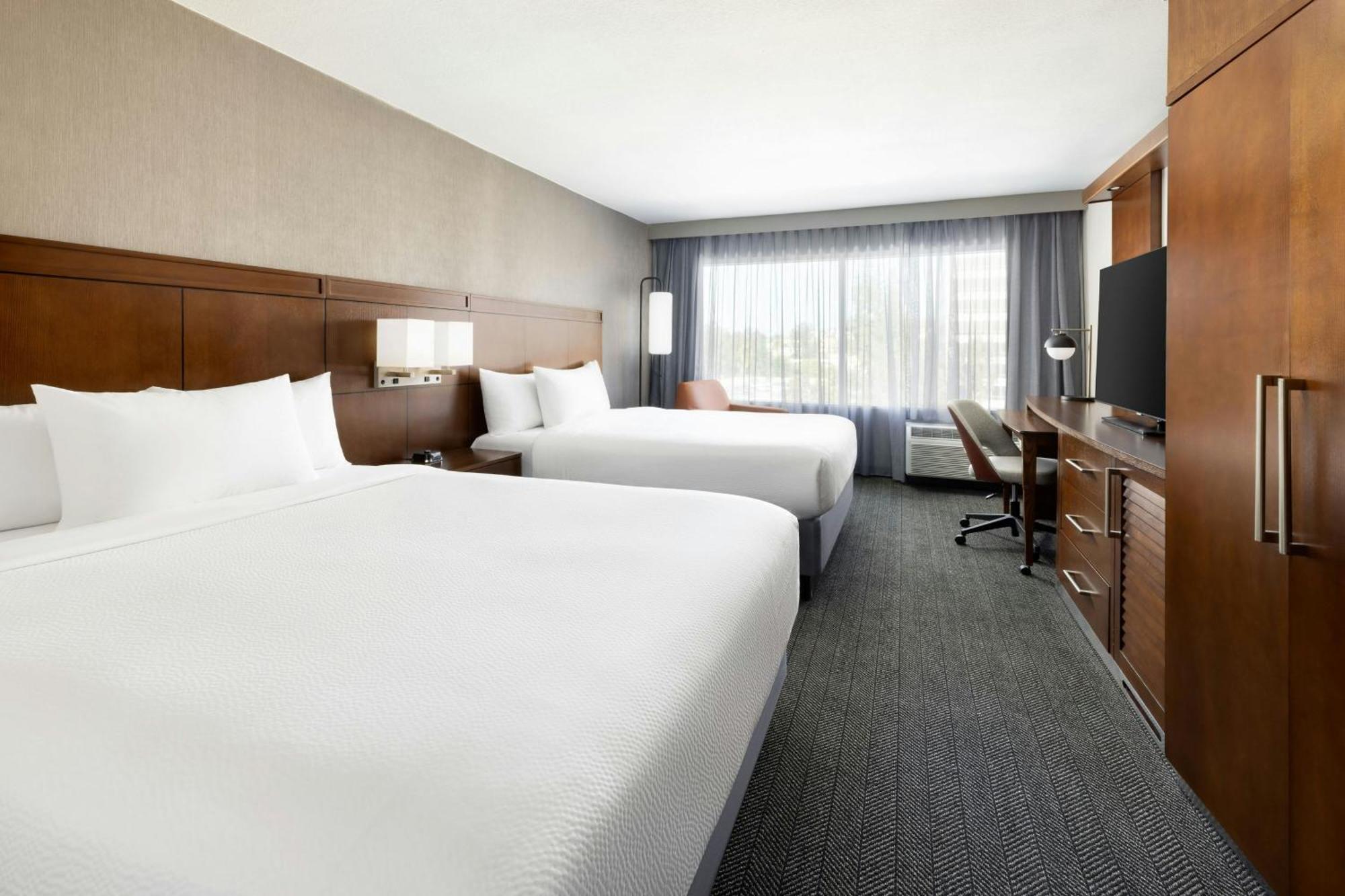 Courtyard By Marriott Los Angeles Woodland Hills Екстериор снимка