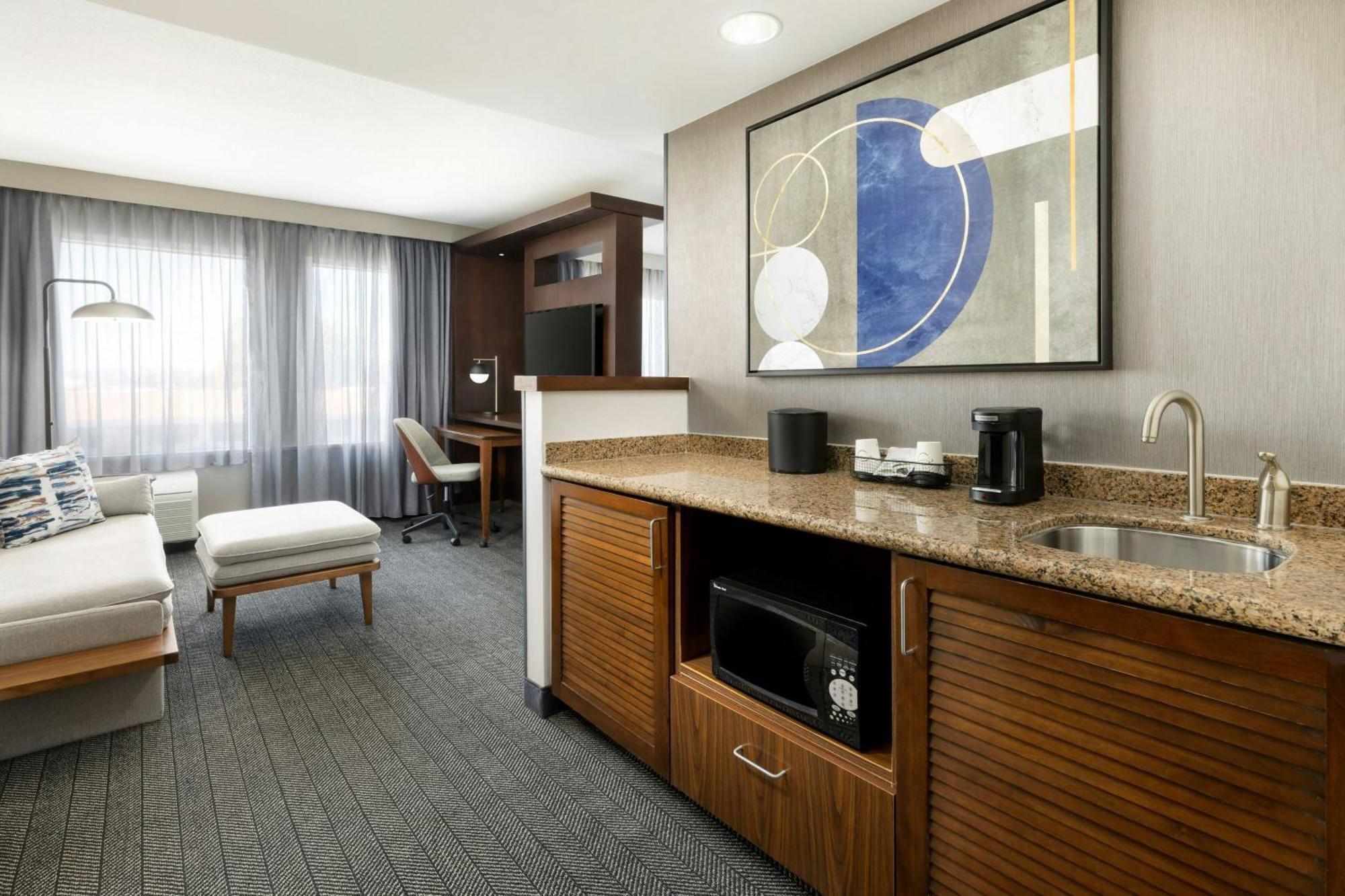 Courtyard By Marriott Los Angeles Woodland Hills Екстериор снимка
